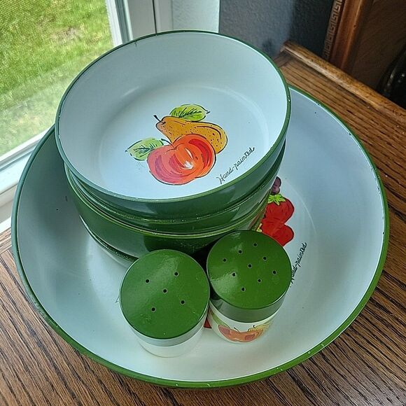 Unbranded Other - Vtg Melamine Salad bowl set 1 Large bowl 4 small bowls salt & pepper shakers Kit